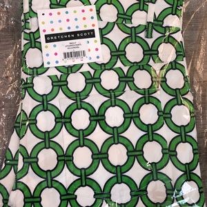 I’m a size 8-10 and these fit me perfectly!